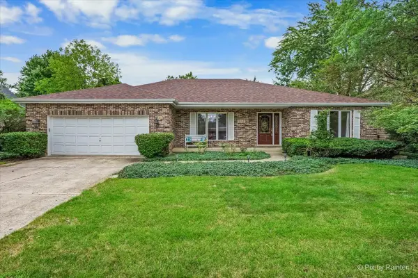 251 N Cambridge Drive, Geneva, IL 60134