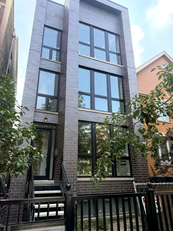 2847 N Damen Avenue #2, Chicago, IL 60618