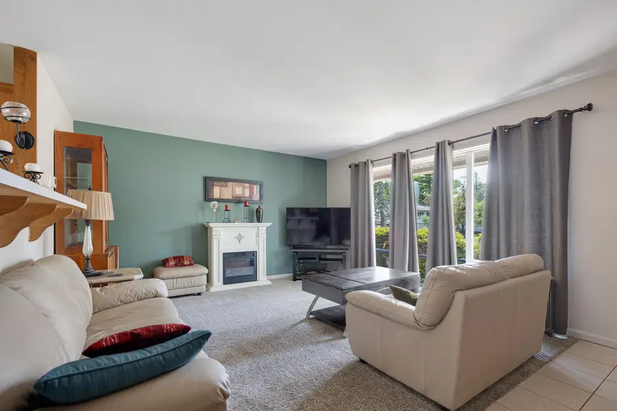 560 W Berkley Lane, Hoffman Estates, IL 60169 - #3
