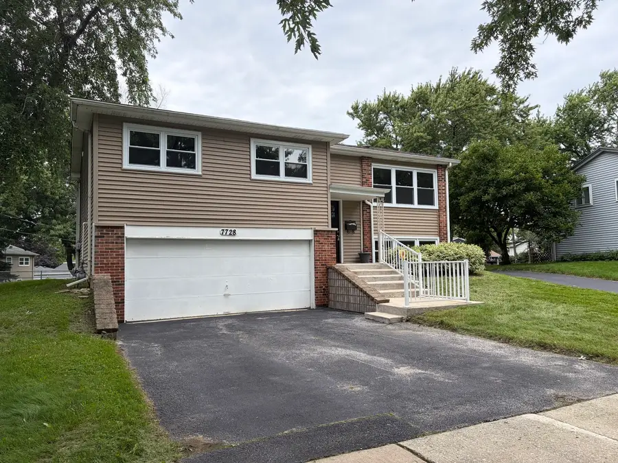 7728 Dalewood Parkway, Woodridge, IL 60517 - #3