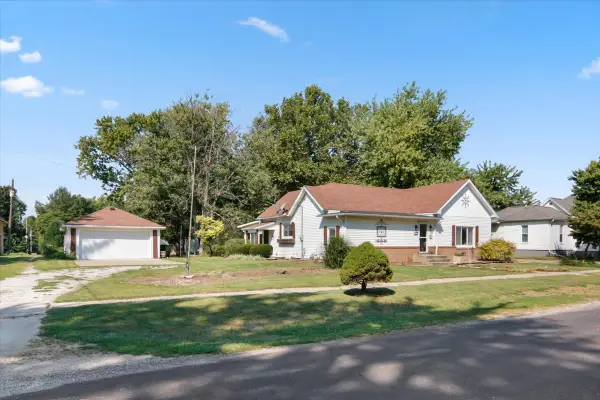 609 Woodford Street, Gridley, IL 61744