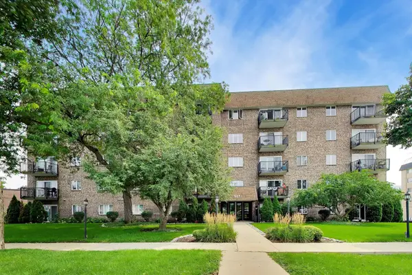 907 Curtiss Street #404, Downers Grove, IL 60515