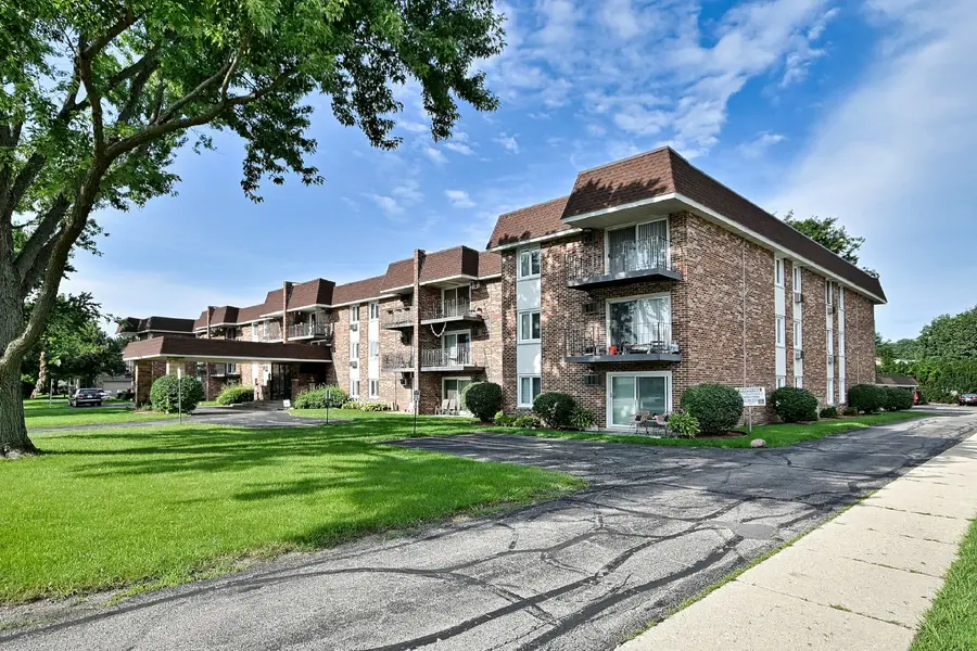 850 S Lorraine Road S #3E, Wheaton, IL 60189 - #2