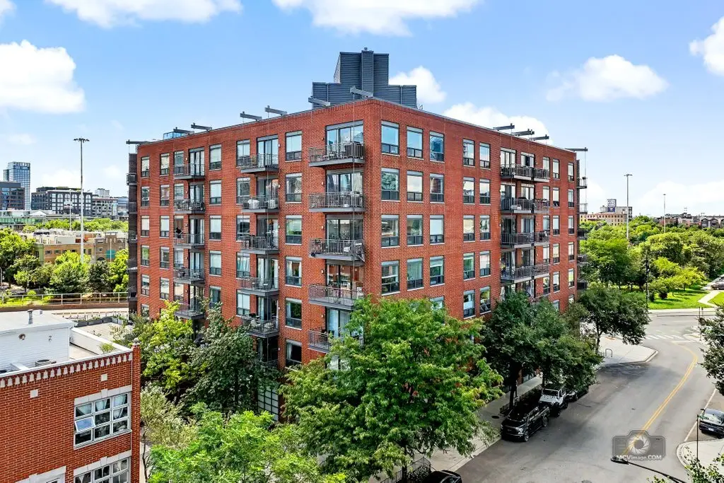 859 W Erie Street #303, Chicago, IL 60642 - #1