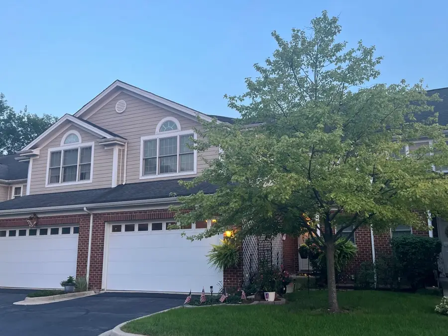 992 W Irving Park Road, Bensenville, IL 60106 - #2