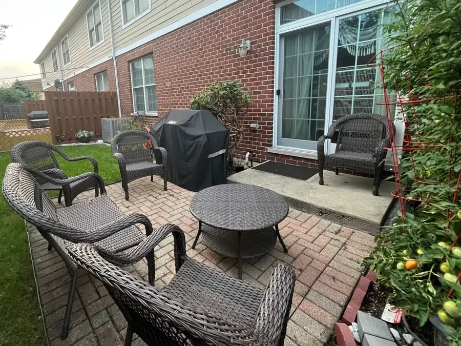 992 W Irving Park Road, Bensenville, IL 60106 - #3