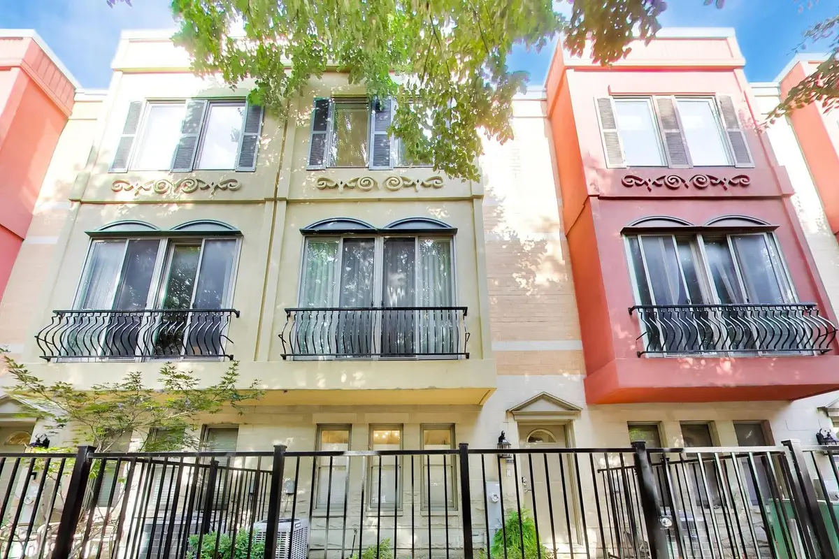 515 N Peoria Street, Chicago, IL 60642 - #1