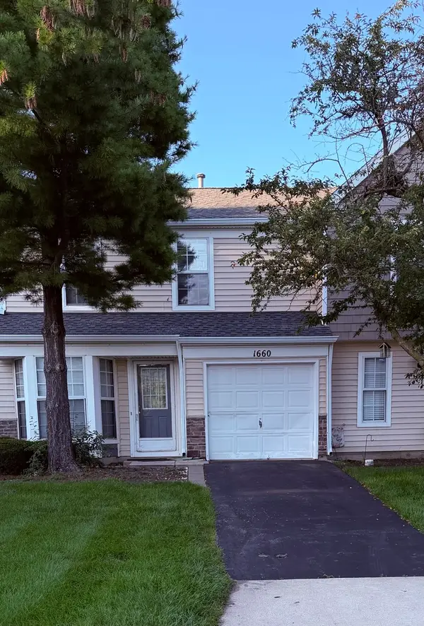 1660 College Green Drive, Elgin, IL 60123