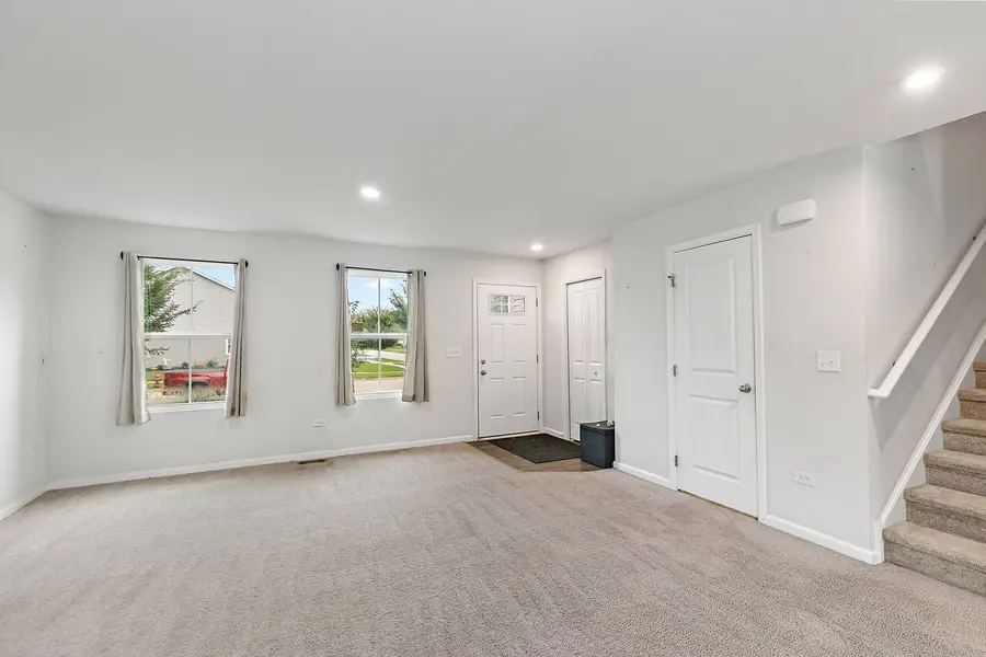 421 E Meadowdale Circle, Hampshire, IL 60140 - #3