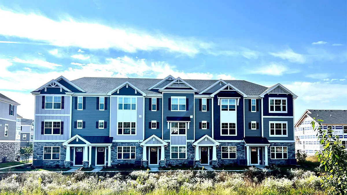 438 Lakeshore Court, Saint Charles, IL 60174 - #1