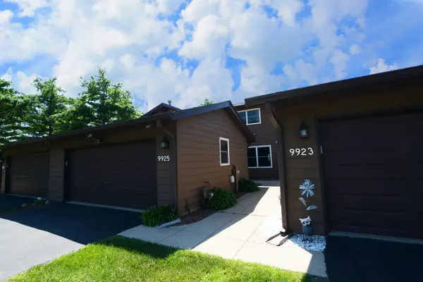 9925 Amanda Lane, Algonquin, IL 60102