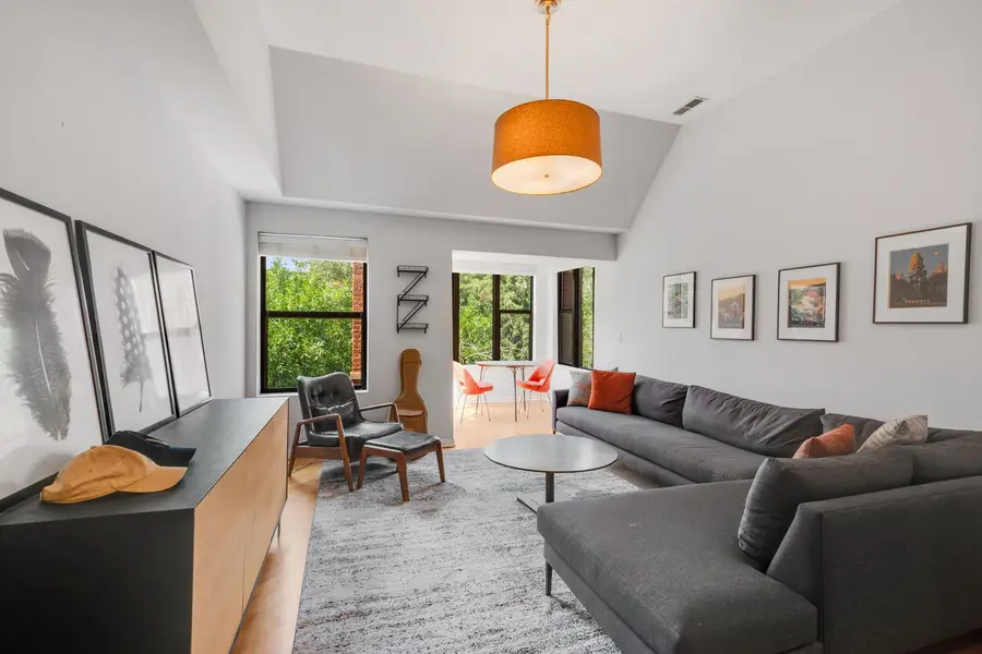 4925 N Glenwood Avenue #3E, Chicago, IL 60640 - #2