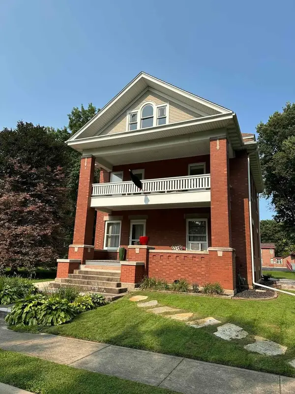 706 E 2nd Avenue, Sterling, IL 61081