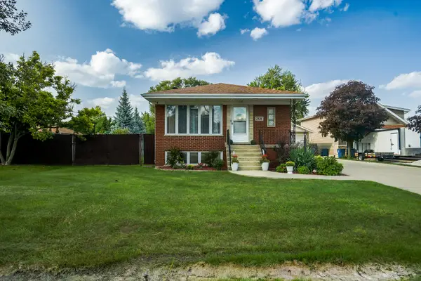 7936 W 101 Place, Palos Hills, IL 60465