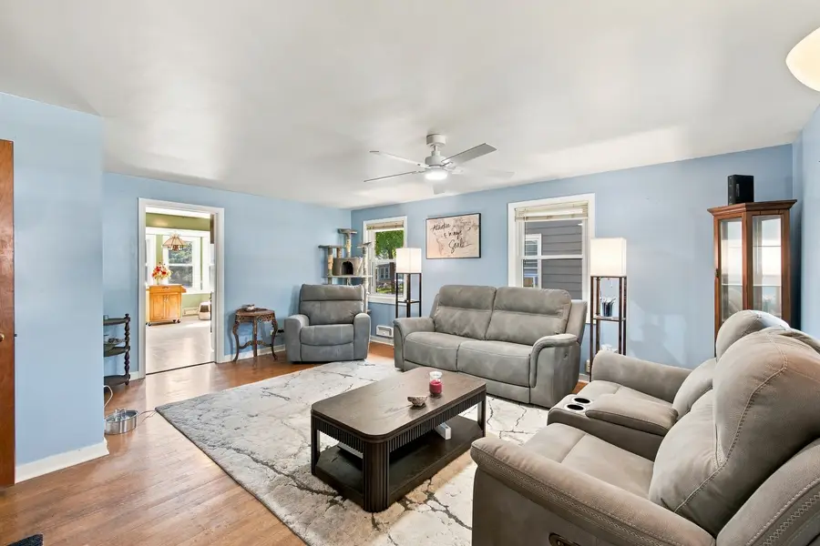 121 S Commonwealth Avenue, Elgin, IL 60123 - #3