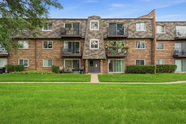 9388 Bay Colony Drive #1S, Des Plaines, IL 60016