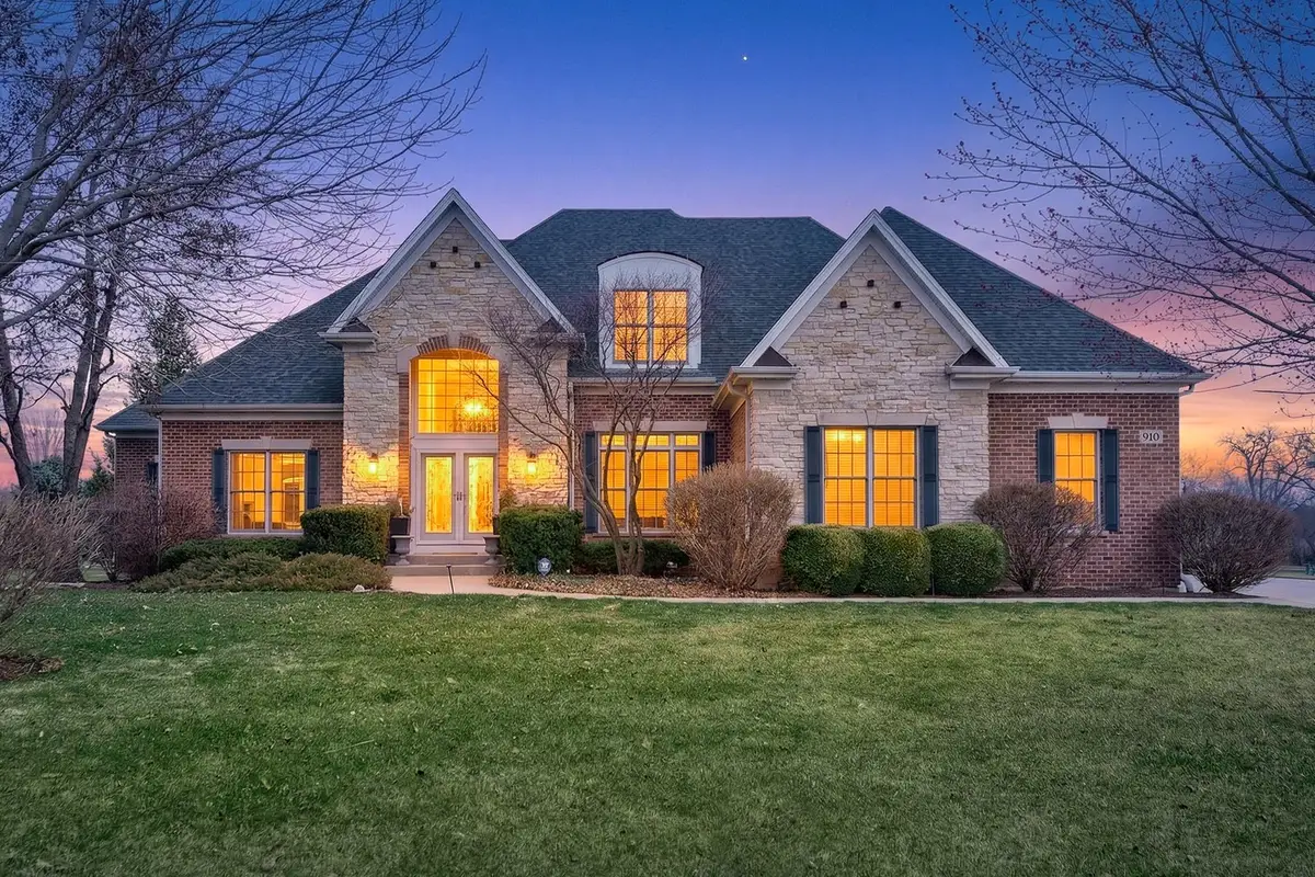 910 Freedom Circle, Sycamore, IL 60178 - #1