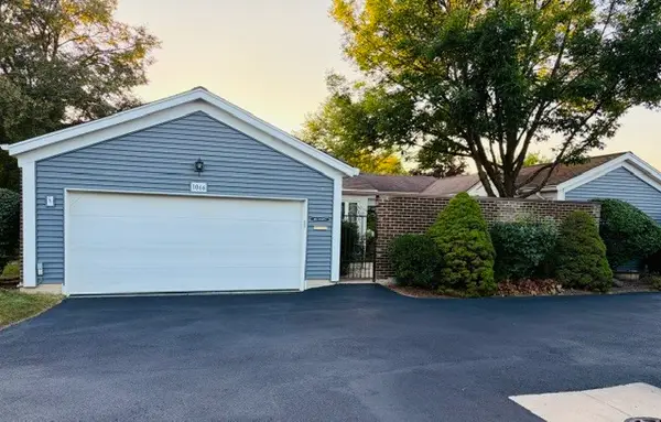 1066 Dartmouth Drive, Wheaton, IL 60189
