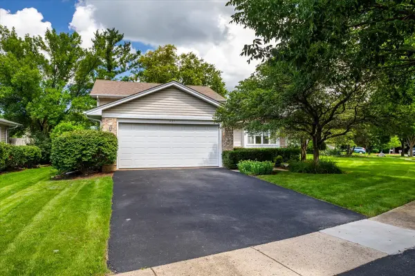 235 Indianwood Lane, West Chicago, IL 60185