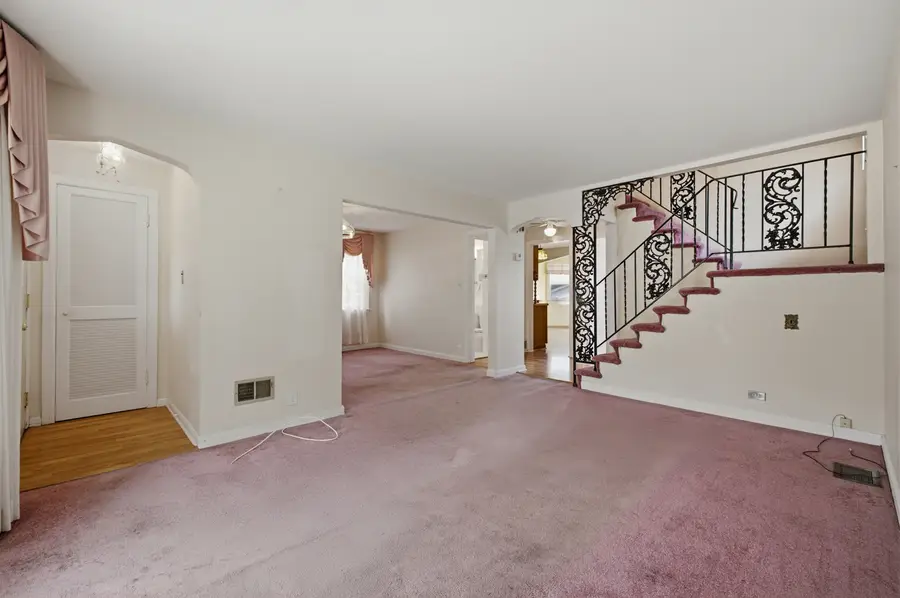 7018 W Newport Avenue, Chicago, IL 60634 - #3