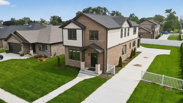 7957 W 73 Place, Bridgeview, IL 60455