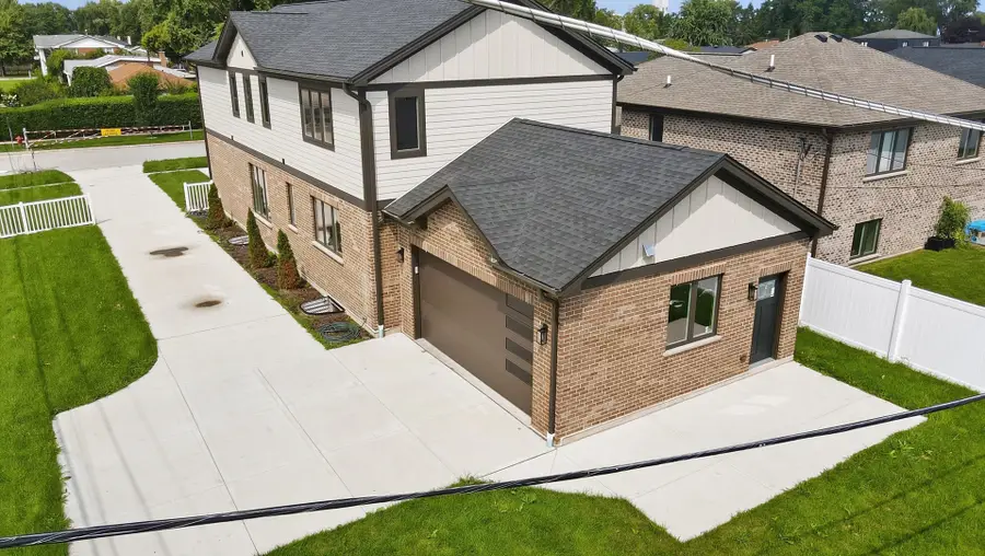 7957 W 73 Place, Bridgeview, IL 60455 - #2