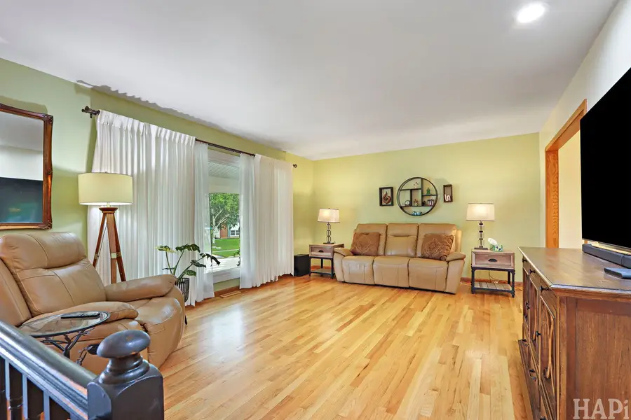 1378 Volkamer Trail, Elk Grove Village, IL 60007 - #3