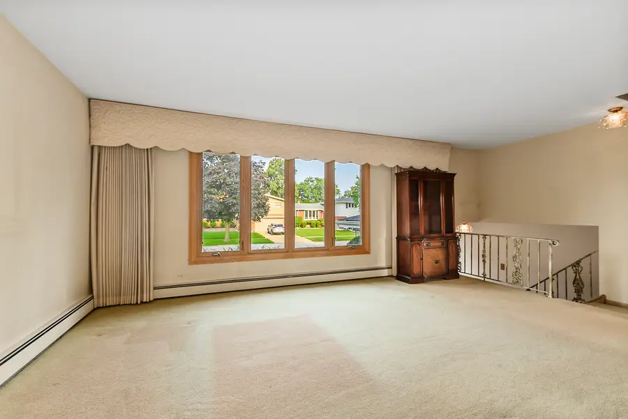 10336 S Georgia Lane, Oak Lawn, IL 60453 - #3