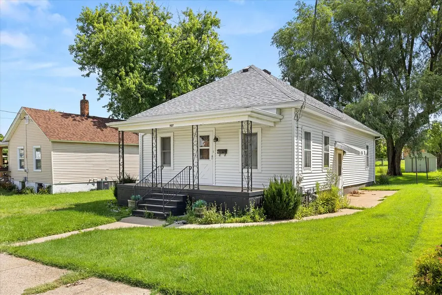 907 Johnson Street, Streator, IL 61364 - #3