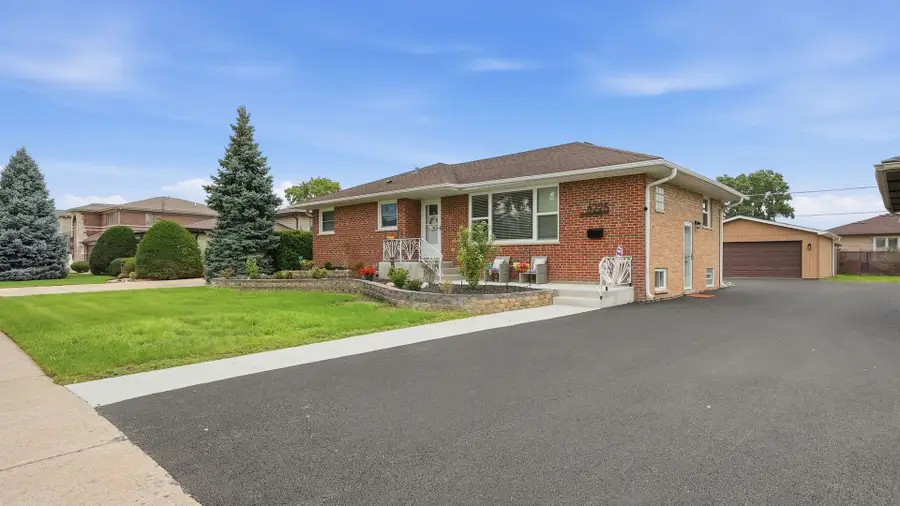 6225 Hawthorne Street, Rosemont, IL 60018 - #2