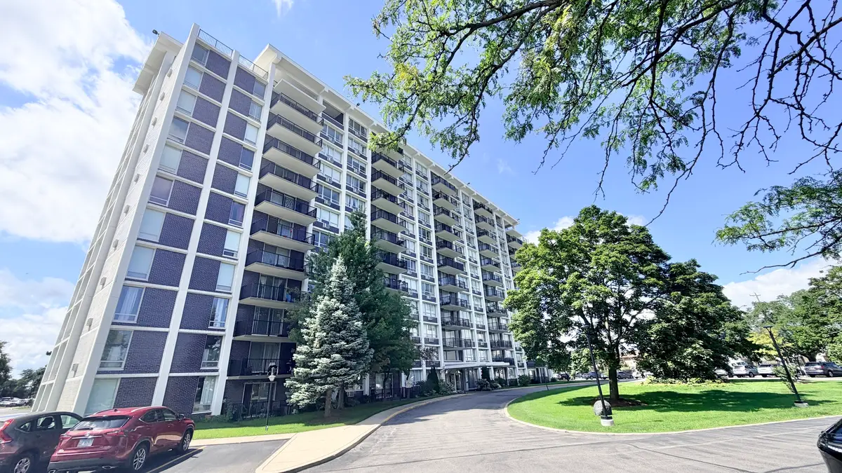 8801 W Golf Road #10B, Niles, IL 60714 - #1