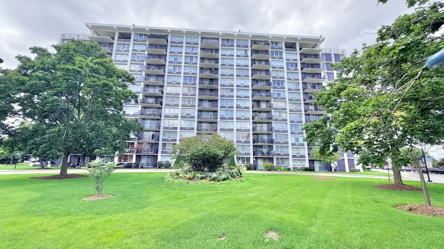 8801 W Golf Road #10B, Niles, IL 60714 - #3