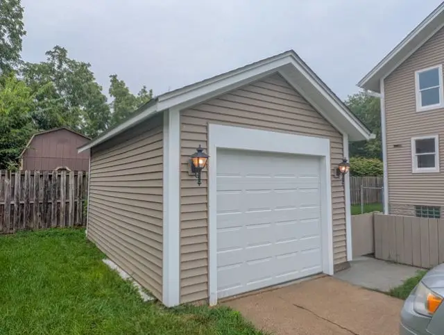 1604 Grant Avenue, Rockford, IL 61103 - #3