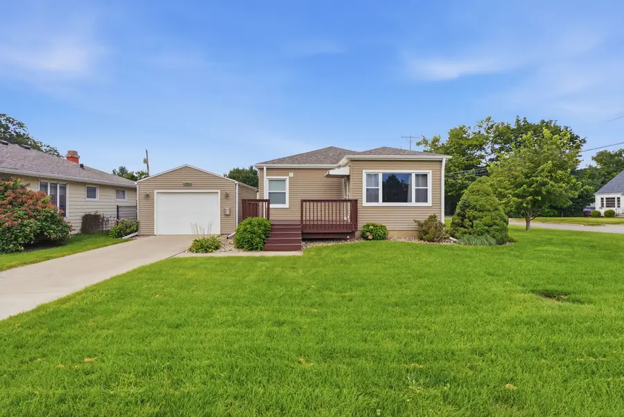 5231 11th Avenue B, Moline, IL 61265 - #2