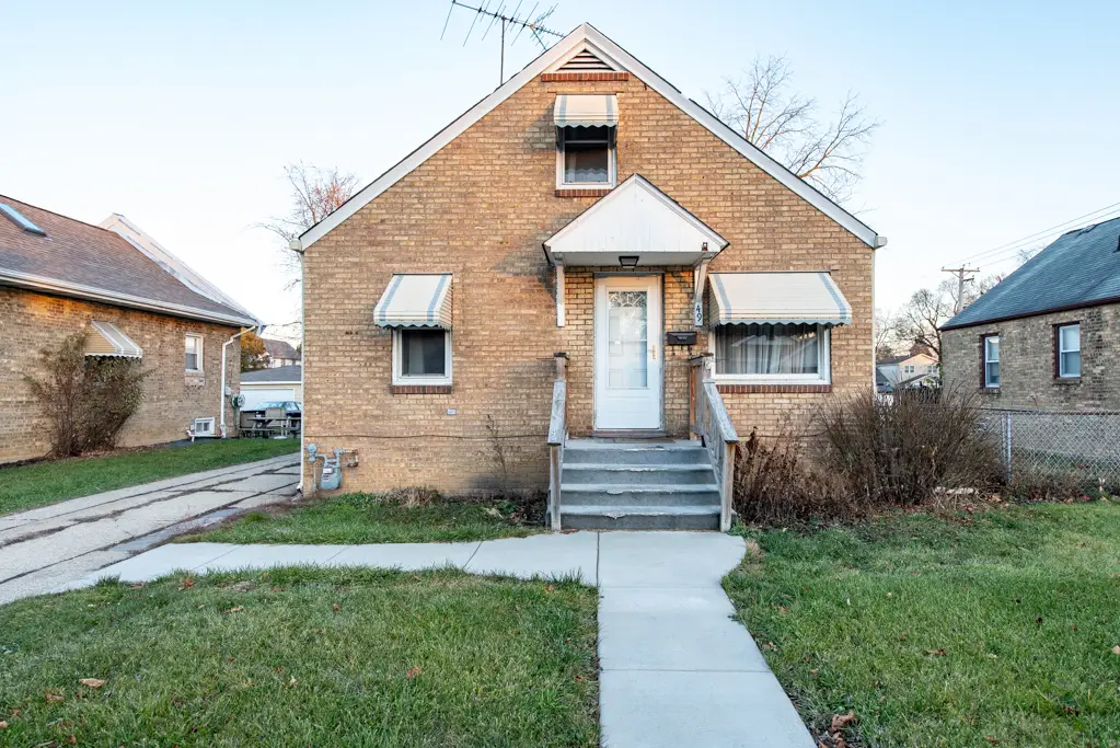 49 S Lewis Avenue, Waukegan, IL 60085 - #1