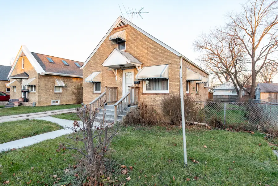 49 S Lewis Avenue, Waukegan, IL 60085 - #2