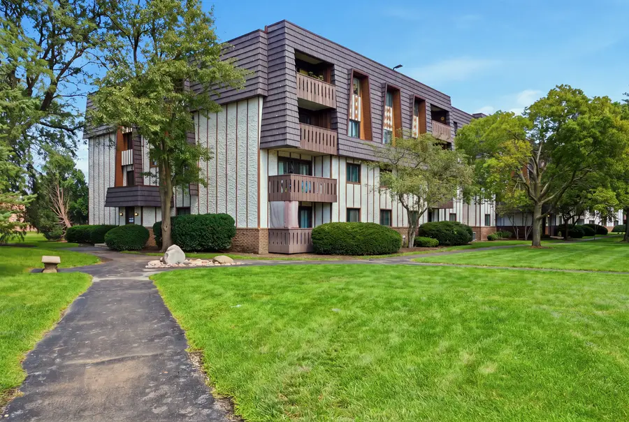 13200 Heiden Circle #2301, Lake Bluff, IL 60044 - #2