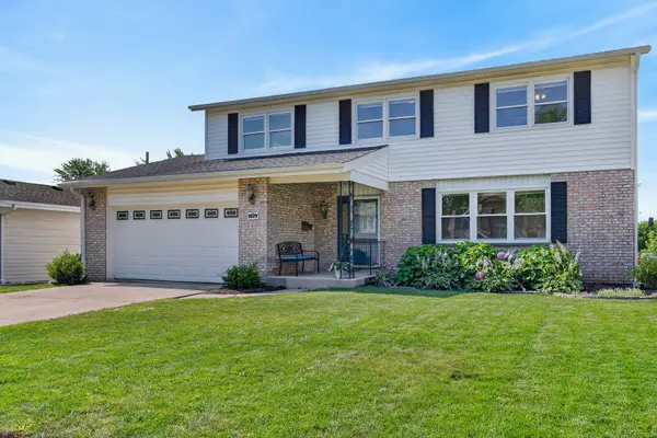 1829 W Catalpa Lane, Mount Prospect, IL 60056