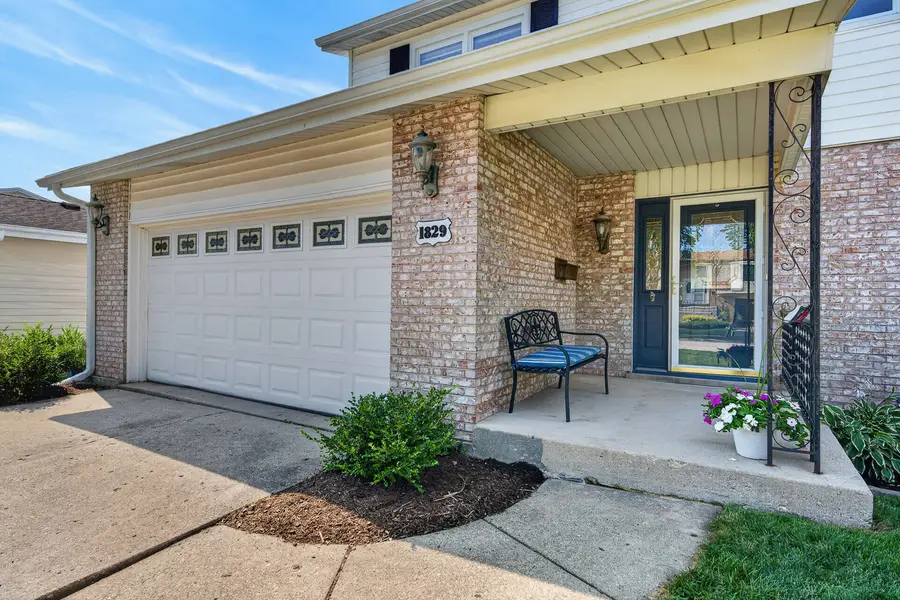 1829 W Catalpa Lane, Mount Prospect, IL 60056 - #2