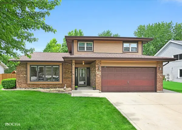 29 Mayfair Lane, Aurora, IL 60504