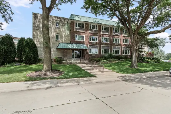 2812 E Bel Aire Drive #303, Arlington Heights, IL 60004