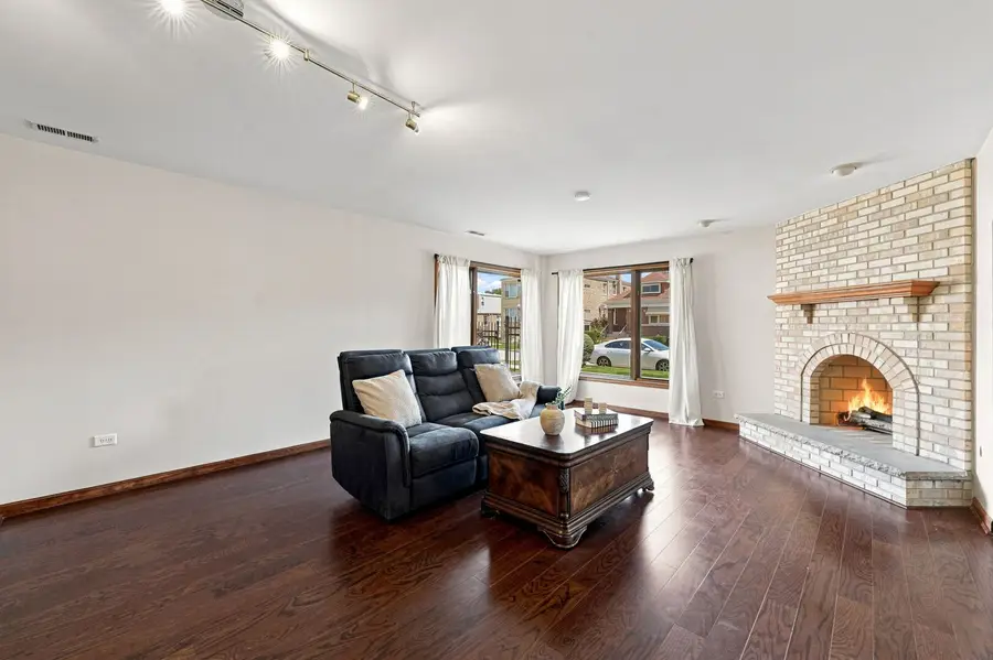 2530 N 74th Avenue #1, Elmwood Park, IL 60707 - #3