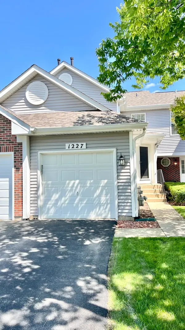 1227 Hathaway Circle, Elgin, IL 60120