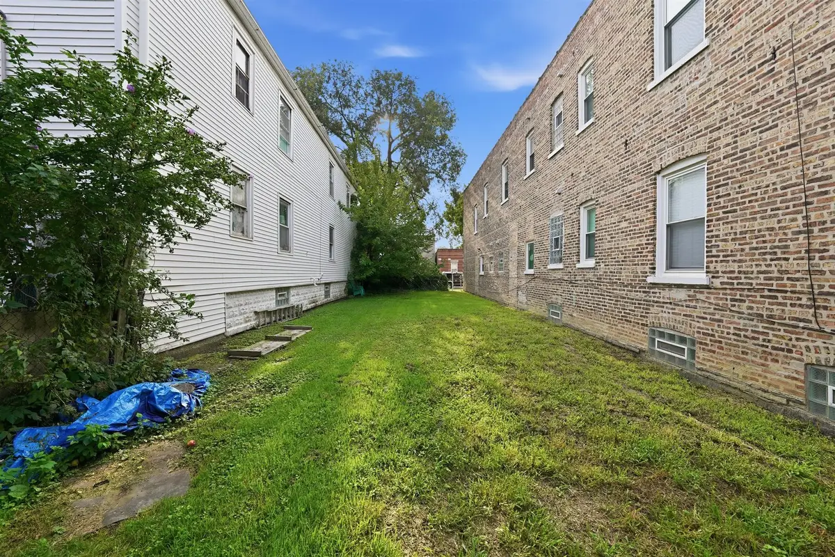 1303 S 51st Avenue, Cicero, IL 60804 - #1