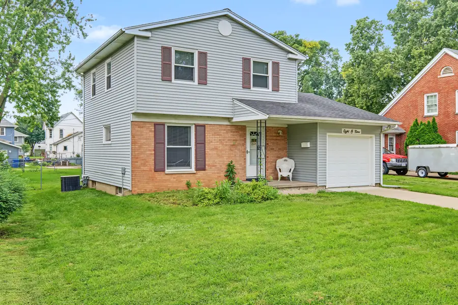 809 6th Avenue S, Clinton, IA 52732 - #2