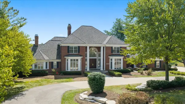 36W555 Stoneleat Road, St. Charles, IL 60175