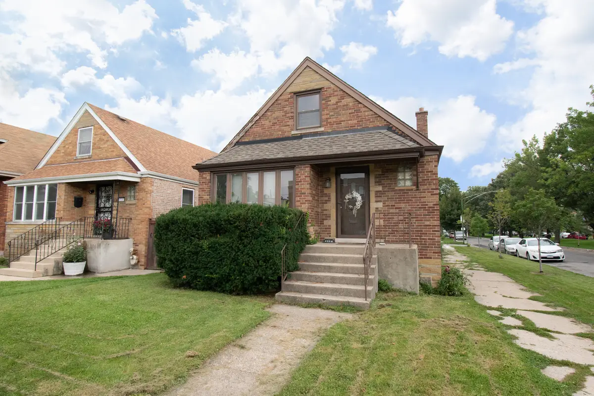 4538 W Wellington Avenue, Chicago, IL 60641 - #1