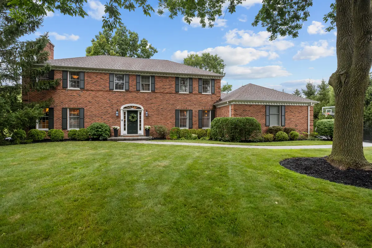 130 W Blackthorn Lane, Lake Forest, IL 60045 - #1