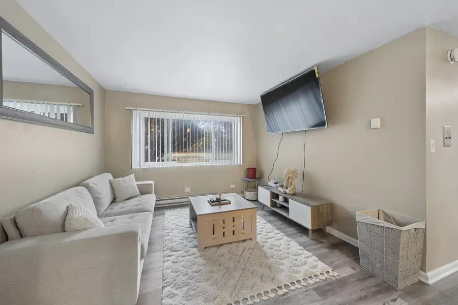 727 S Maple Avenue #100, Oak Park, IL 60304 - #2