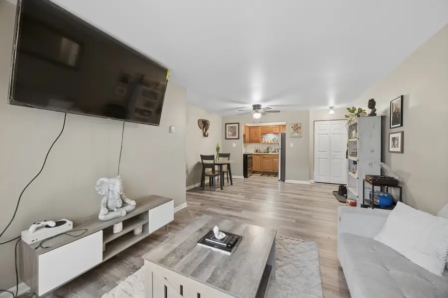 727 S Maple Avenue #100, Oak Park, IL 60304 - #3